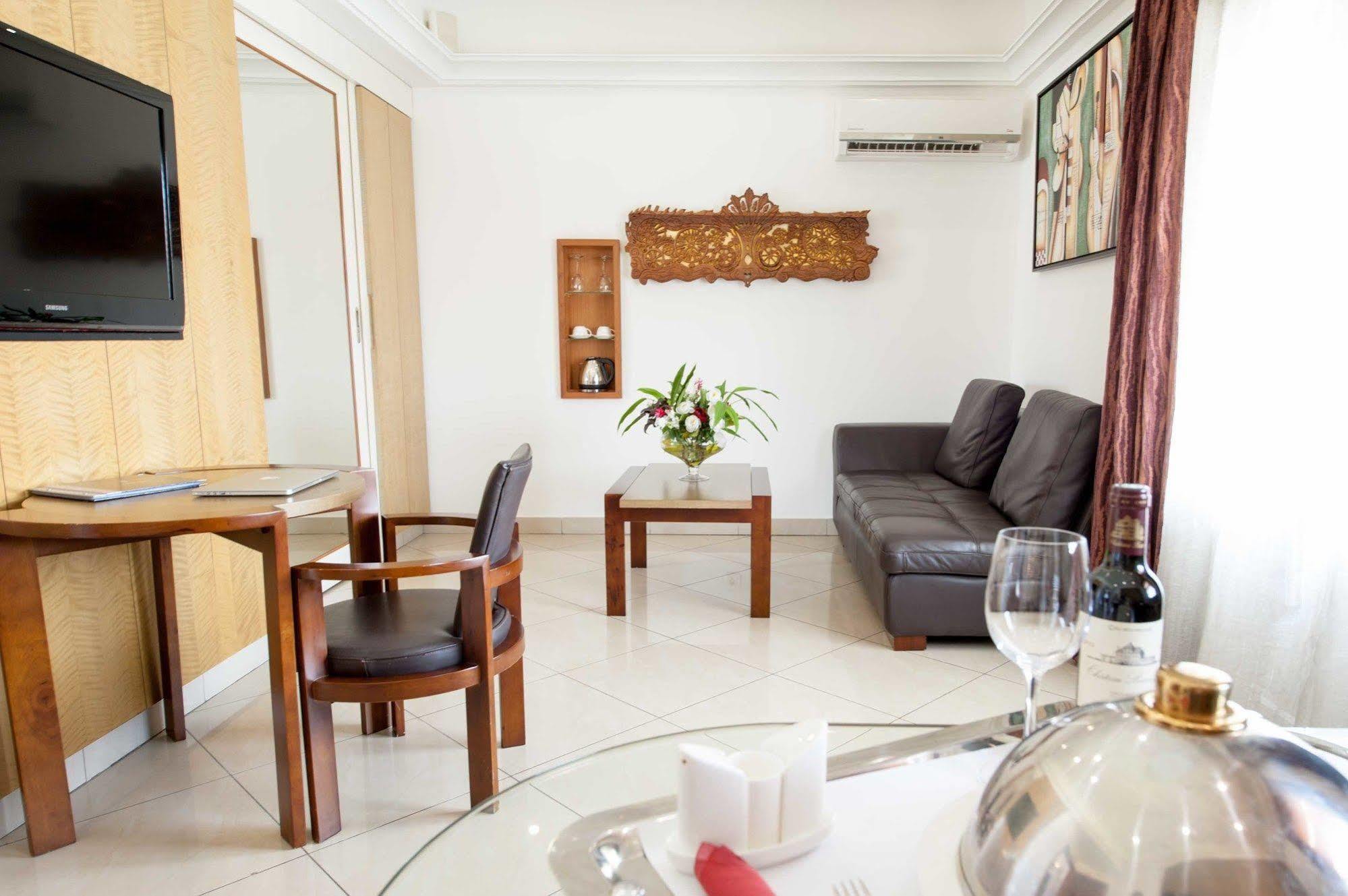 Nomad Suites Residence Libreville Extérieur photo