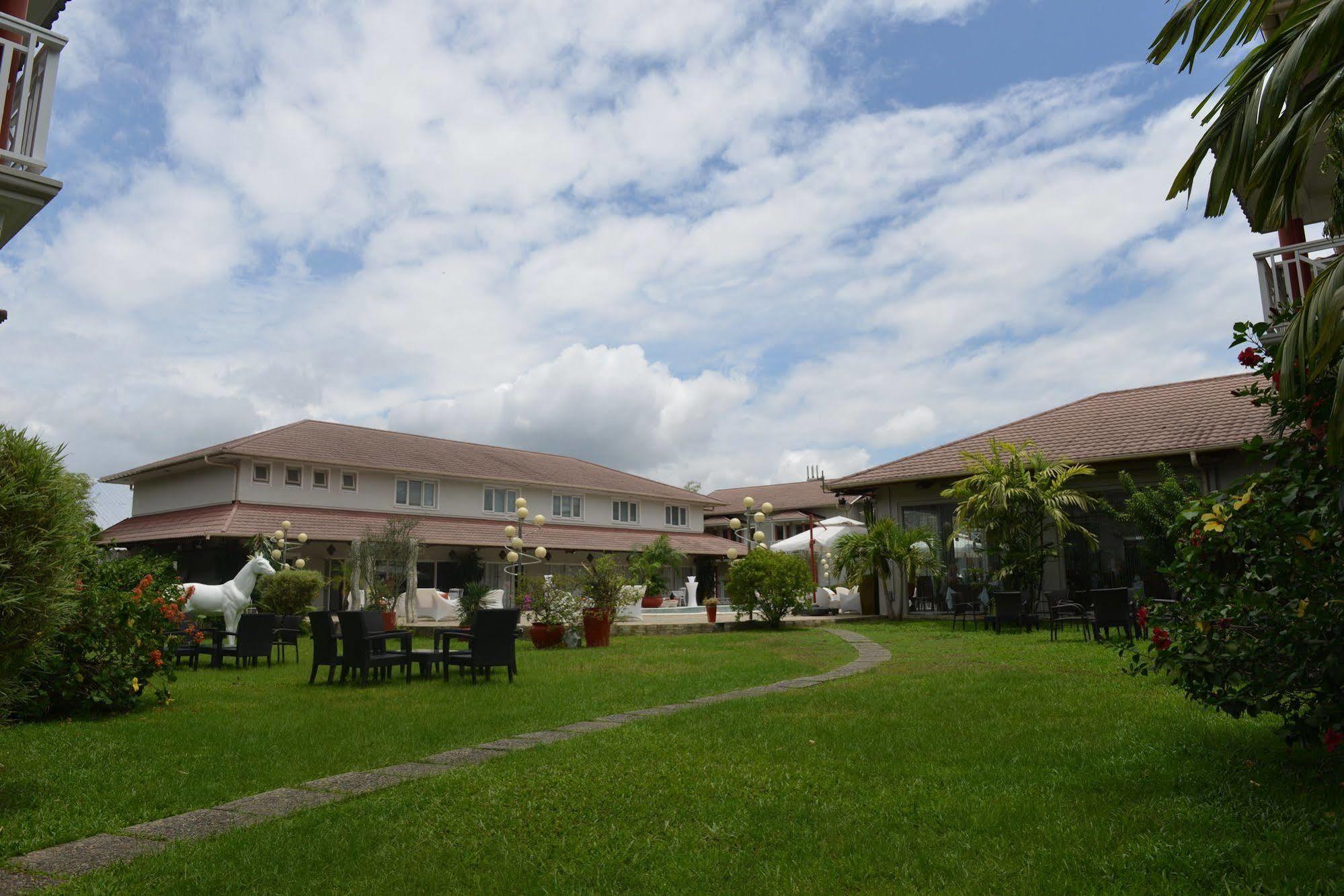 Nomad Suites Residence Libreville Extérieur photo